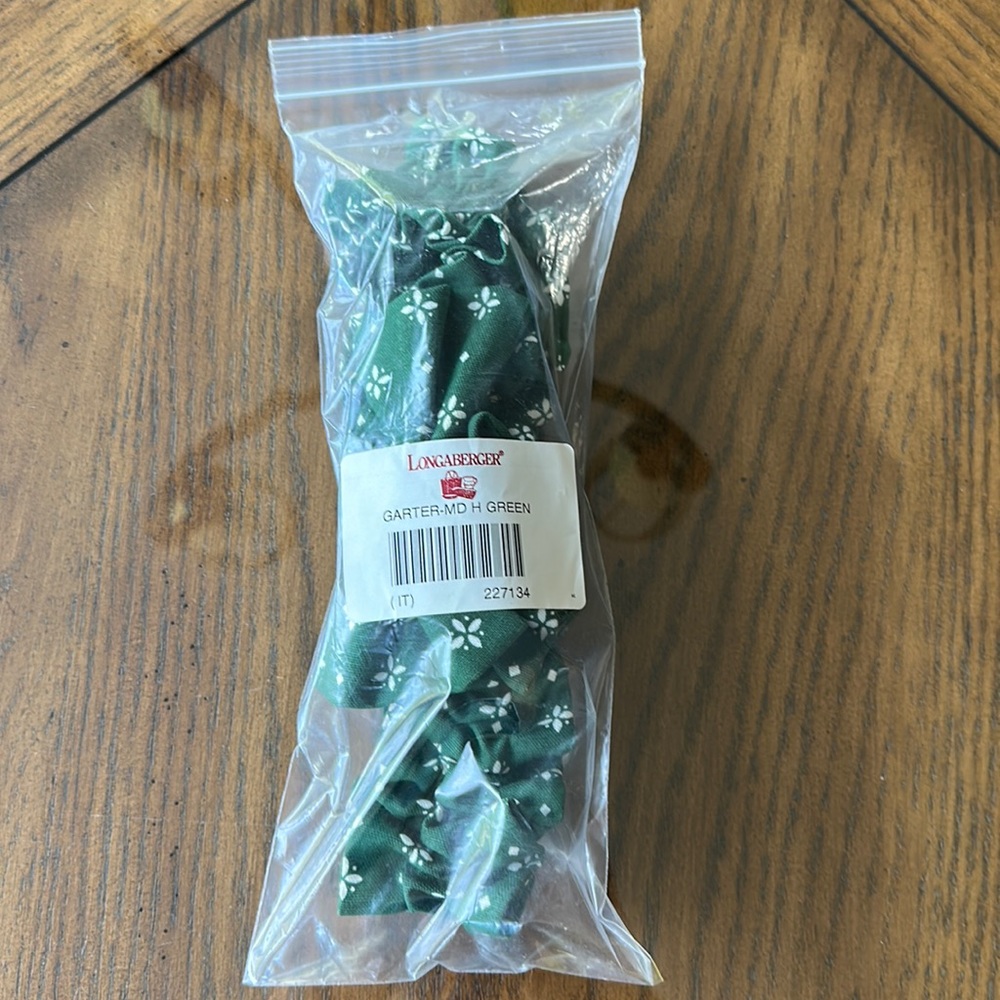 Longaberger Classic Green medium garter.